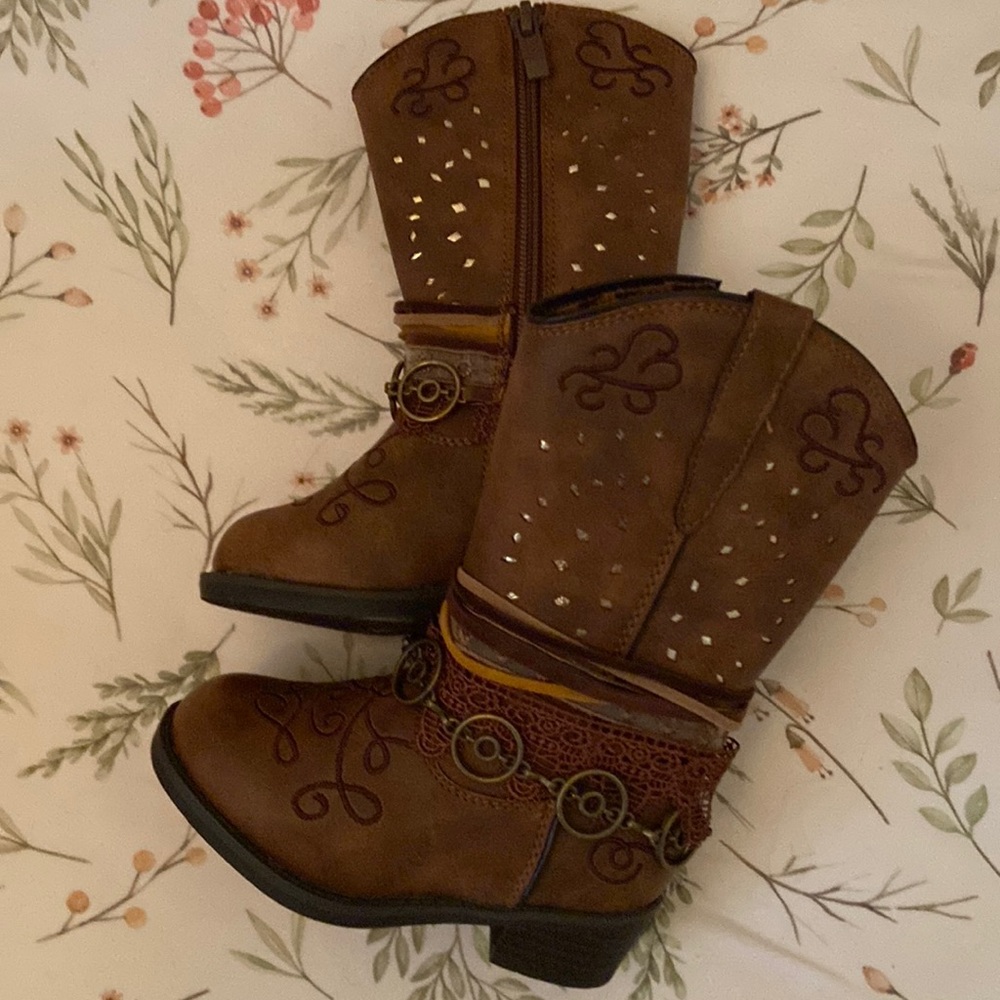 6M cowgirl boots